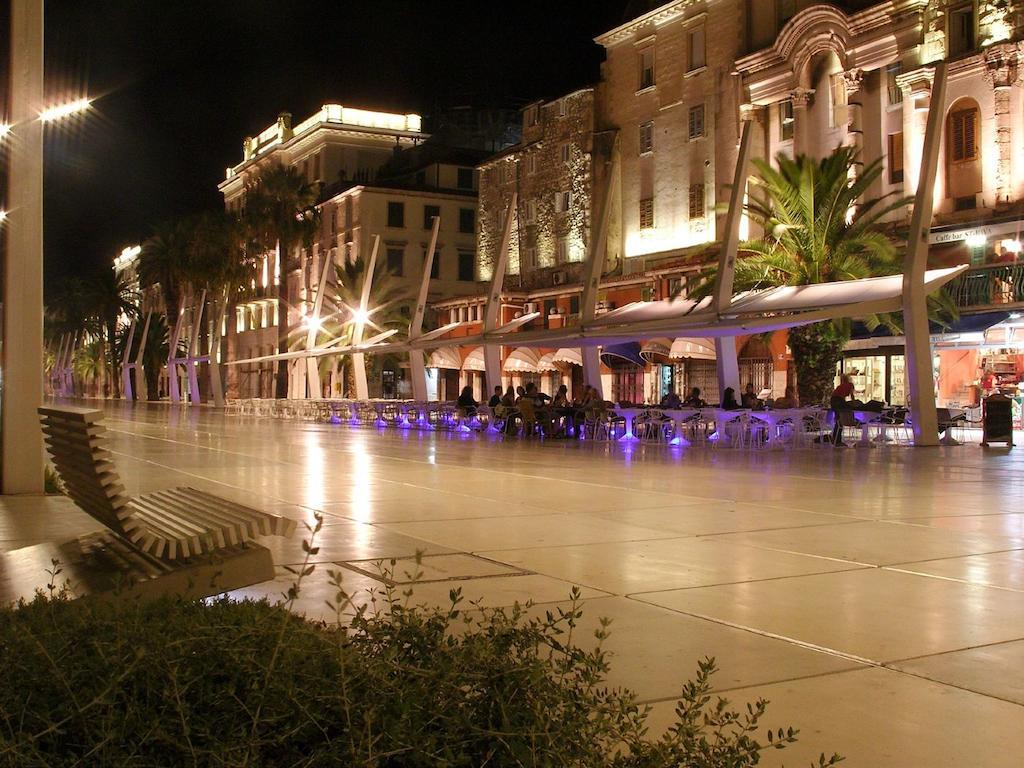 Apartments Orsula Split Bagian luar foto