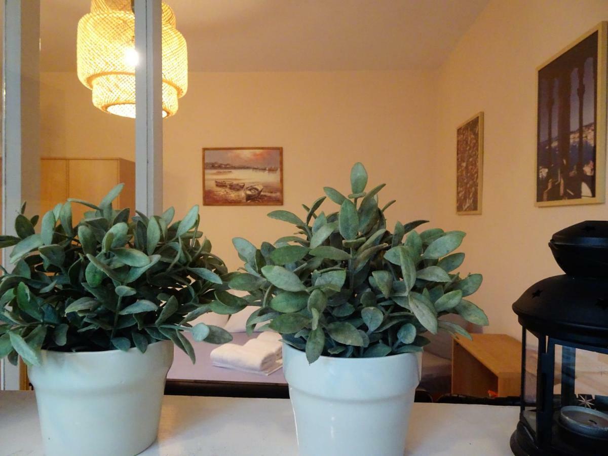Apartments Orsula Split Bagian luar foto